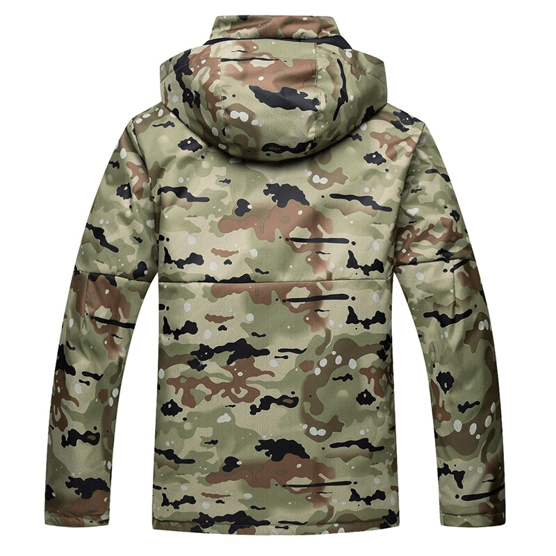 Camouflage waterproof men's snowboard jacket with hood, ideal for warmth and protection on the slopes, featuring durable cotton.